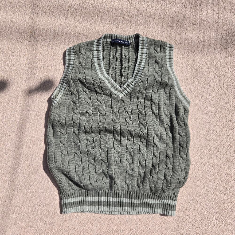 gray green cable knit cropped sweater vest | preppy academia grandpacore